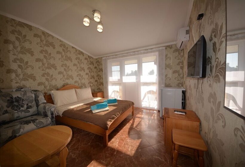 חדר דלוקס עם מרפסת נוף לים, Guest House Irina