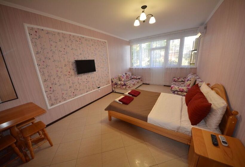 סטודיו סטנדרטי נוף לים, Guest House Irina