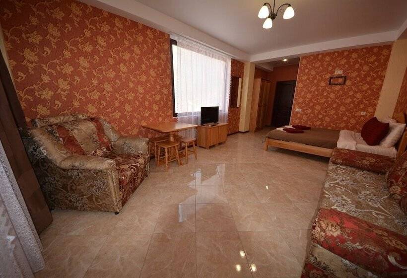 סטודיו סטנדרטי נוף לים, Guest House Irina