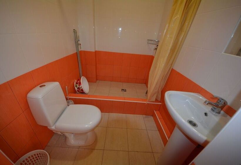 חדר סטנדרט לארבעה נוף לים, Guest House Irina