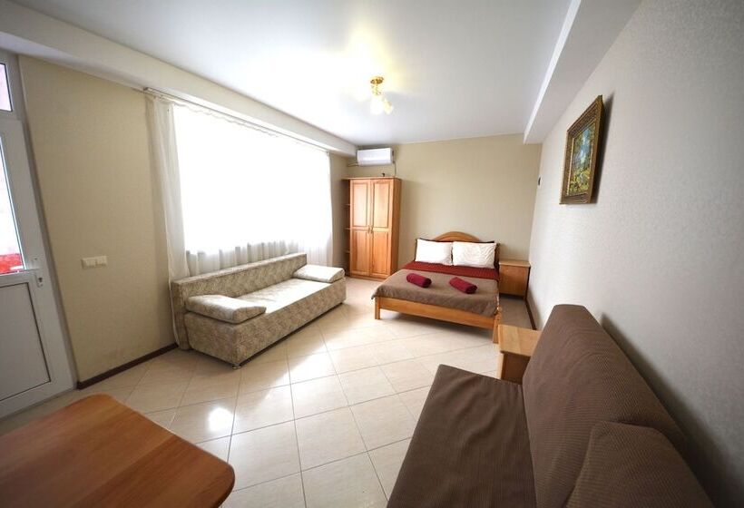 דירת חדר נוף לים, Guest House Irina