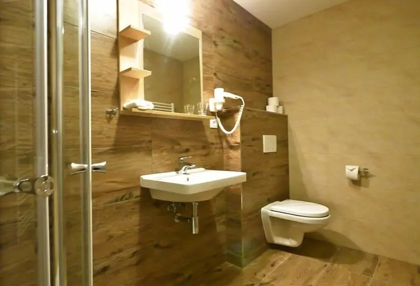 デラックススイート, Riverside Jasna