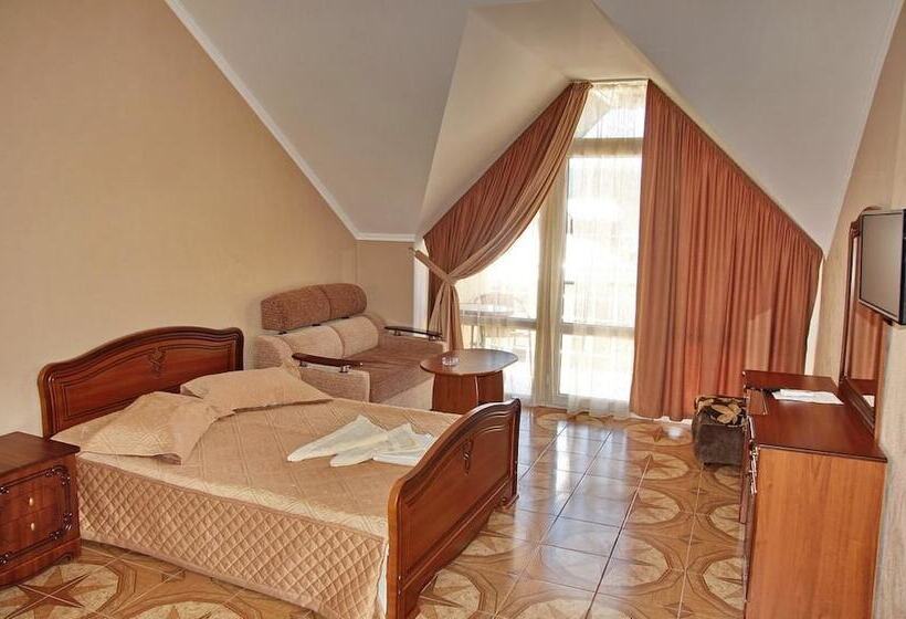 سوییت خانوادگی, Tikhaya Gavan Guest House