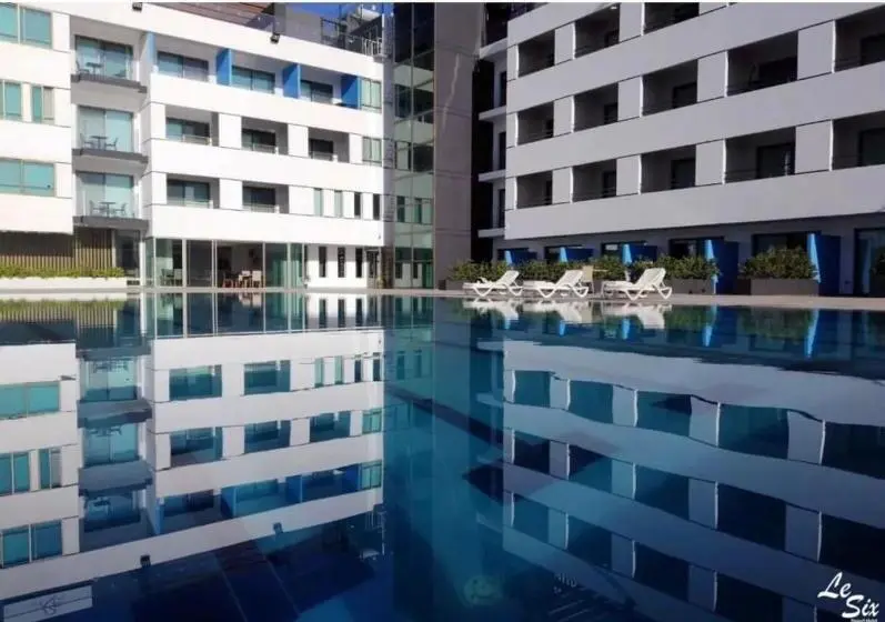 اتاق لوکس, Le Six Hotel And Resort