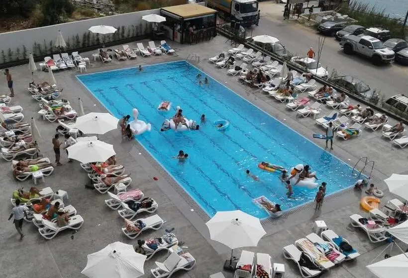 اتاق استاندارد با تخت بزرگ, Le Six Hotel And Resort