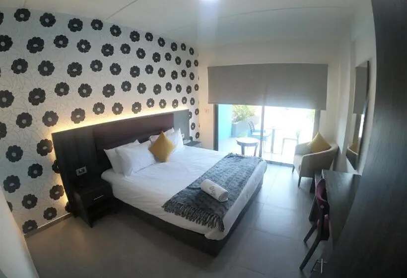 اتاق استاندارد با تراس, Le Six Hotel And Resort