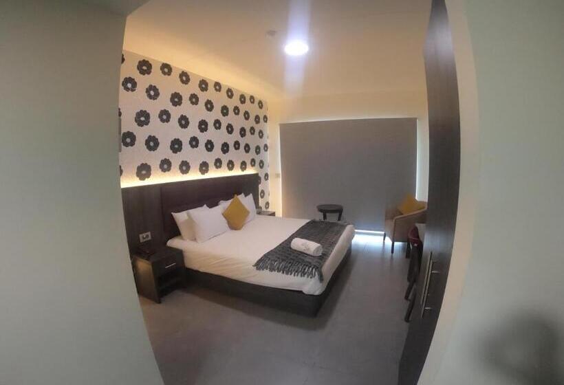 Deluxe Zimmer, Le Six Hotel And Resort