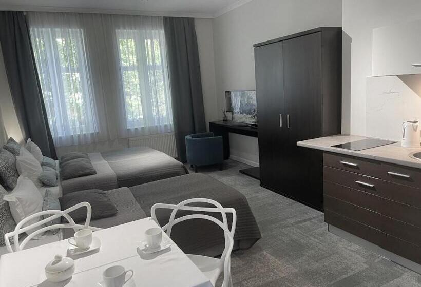 اتاق استاندارد سه نفره, Villa Aronia