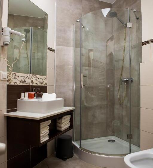 اتاق استاندارد چهار تخته, Villa Aronia