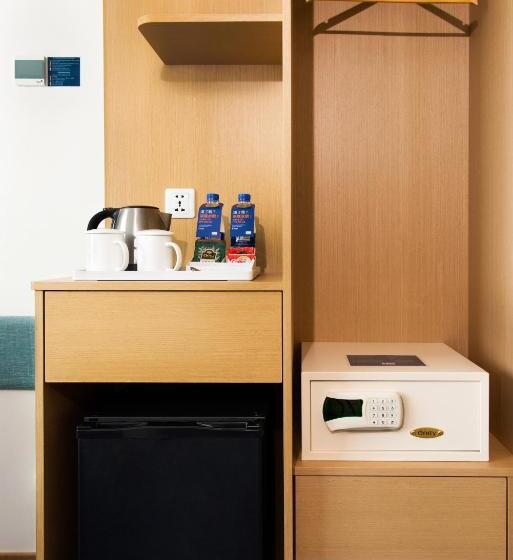 اتاق استاندارد با تخت دو نفره بزرگ, Holiday Inn Express Macau City Centre, An Ihg