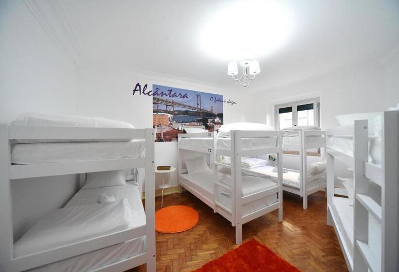 اتاق خانوادگی با سرویس بهداشتی مشترک, Brother S Rooms