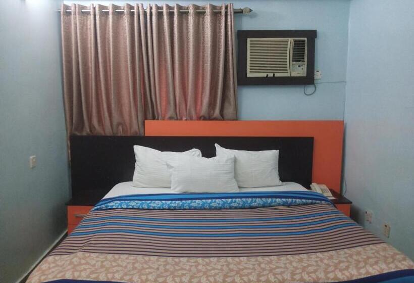 اتاق استاندارد با تخت بزرگ, Alluring View Hotel Toyin Sreet