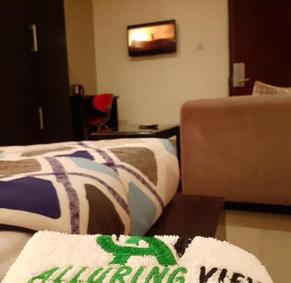 اتاق لوکس, Alluring View Hotel Toyin Sreet