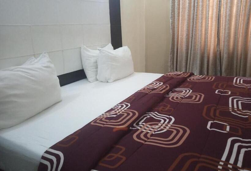 اتاق لوکس, Alluring View Hotel   Toyin Sreet
