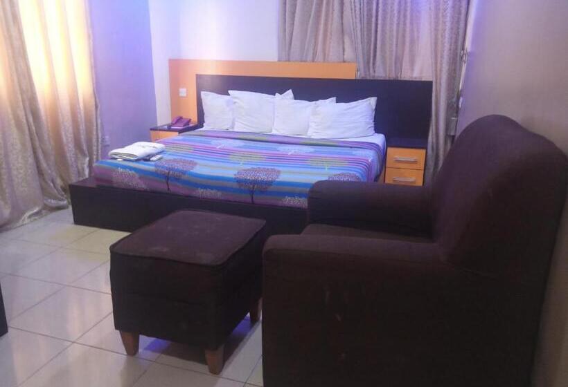 سوییت اجرایی, Alluring View Hotel Toyin Sreet