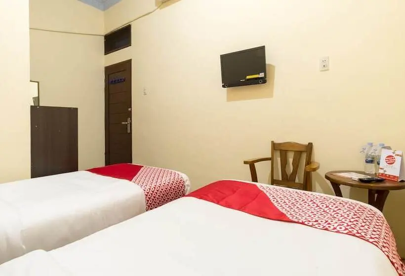 スタンダードルーム, Penginapan Nia Mandiri Syariah By Oyo Rooms