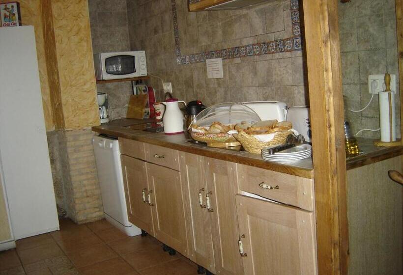 اتاق استاندارد با سرویس بهداشتی مشترک, Agroturismo  La Bardena Blanca Ii