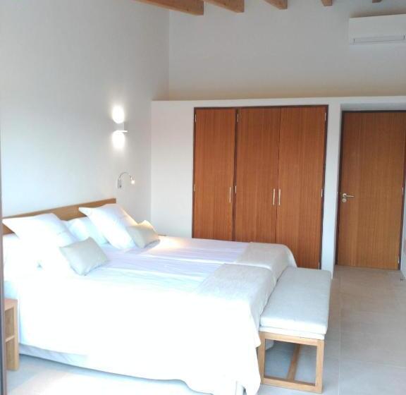 بانگلوی لوکس, Son Capellot