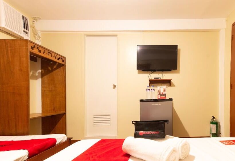 اتاق خانوادگی, Reddoorz Near Pnr Espana Station