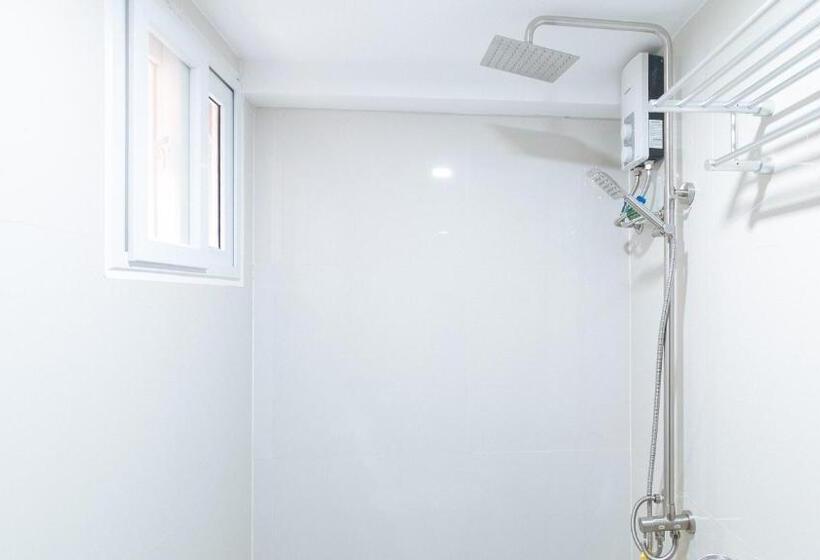 اتاق خانوادگی, Reddoorz Near Pnr Espana Station