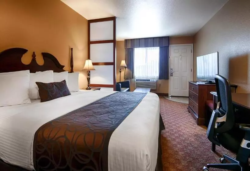 身障者適用キングサイズベッドルーム, Best Western Fallon Inn & Suites