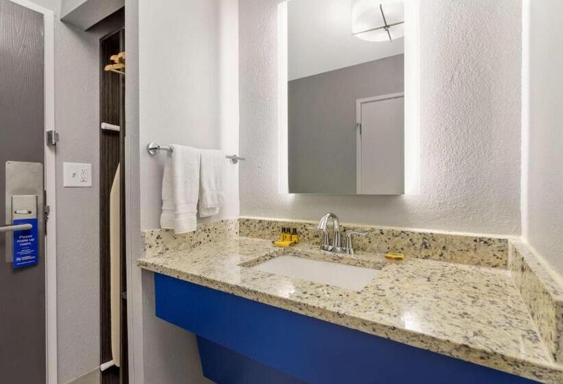 キングサイズベッドのスタンダードルーム, Best Western Plus Magnolia Inn & Suites