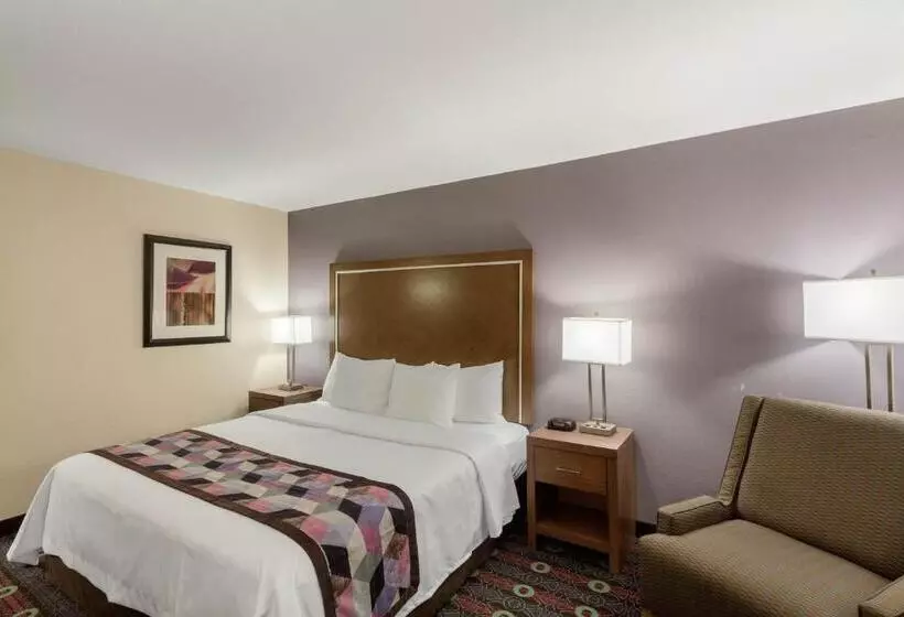 Standard-invahuone, Comfort Inn Midtown