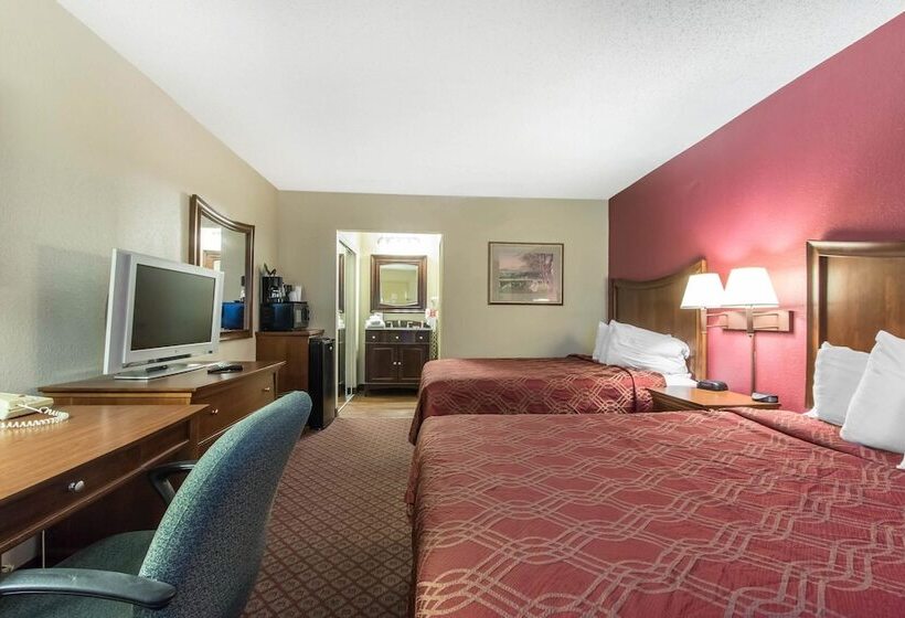 غرفه قياسيه سريرين مزدوجين, Econo Lodge Inn & Suites Joplin