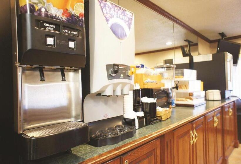 Deluxe Rum, La Quinta Inn By Wyndham Indianapolis Airport Executive Dr