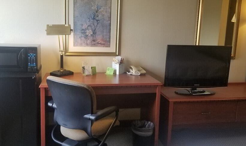 Deluxe Rum, La Quinta Inn By Wyndham Indianapolis Airport Executive Dr