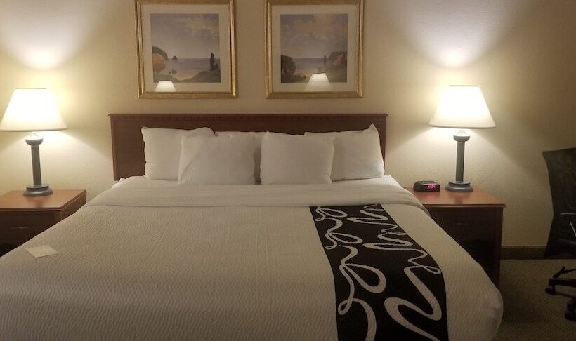 חדר דלוקס, La Quinta Inn By Wyndham Indianapolis Airport Executive Dr