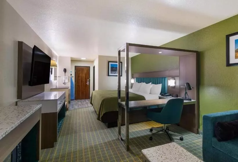 キングサイズベッドのスタンダードルーム, Quality Inn Alpine