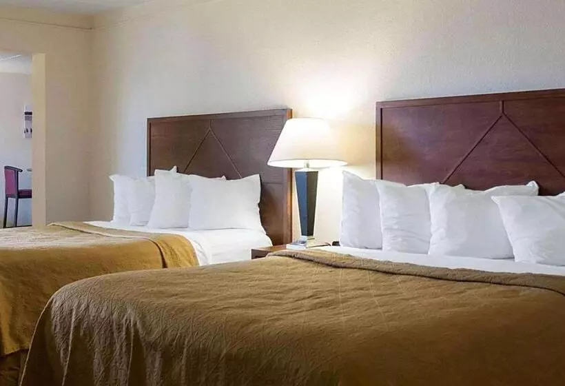 اتاق استاندارد, Baymont By Wyndham Jamestown Conference Center & Water Park