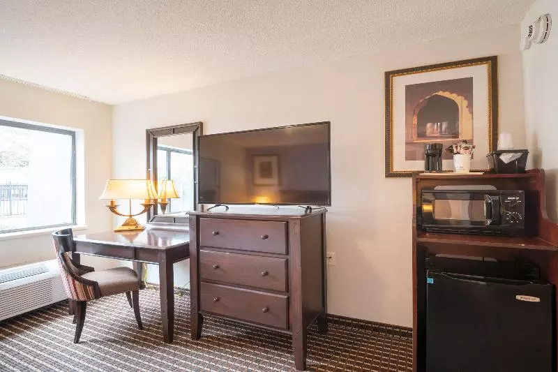 سوییت جونیور, Rodeway Inn Houston North Greenspoint