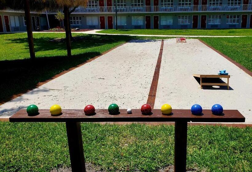 Люкс Вид на Бассейн, Vero Beach Inn & Suites Vero Beach I 95