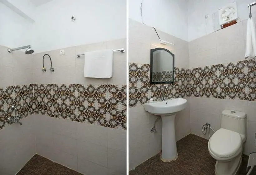 ベーシックルーム, Super Collection O Sara Grand Near Ram Manohar Lohia Hospital