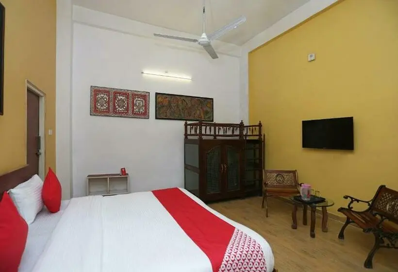 デラックスルーム, Super Collection O Sara Grand Near Ram Manohar Lohia Hospital