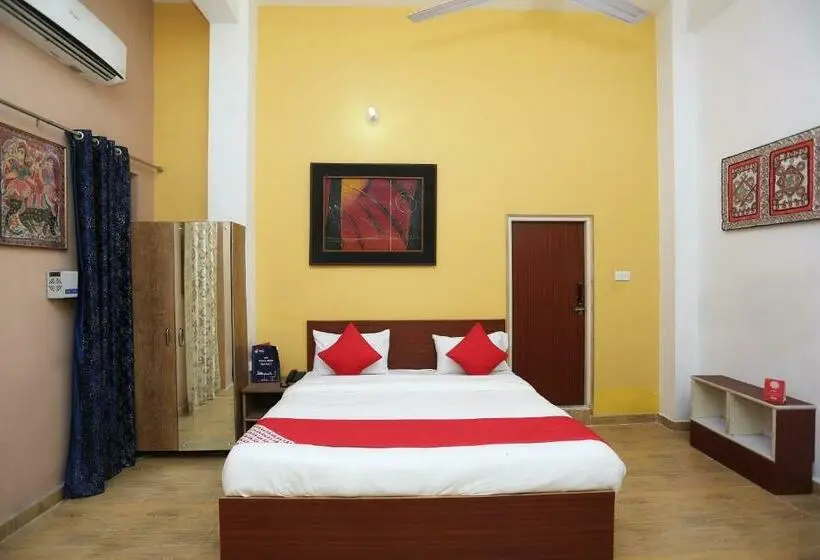 デラックスルーム, Super Collection O Sara Grand Near Ram Manohar Lohia Hospital