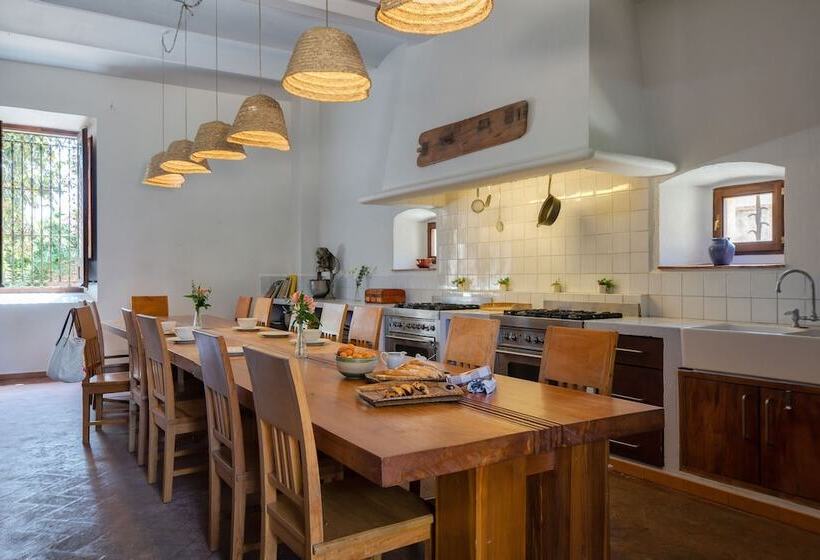 标准间, Can Tallada