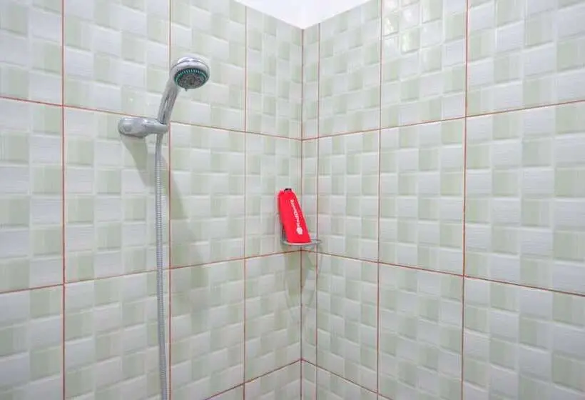 スタンダードルーム, Reddoorz Near Taman Makam Pahlawan Tatura