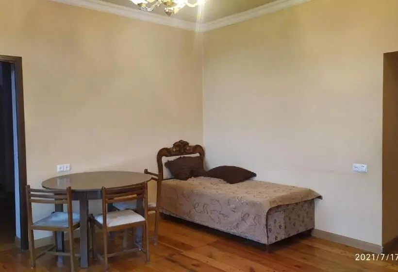اتاق خانوادگی, Verishen Guest House B&b