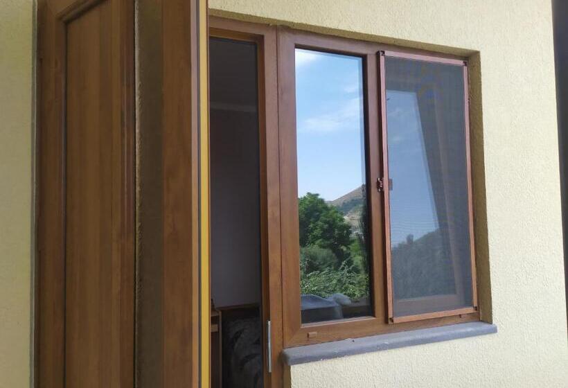 اتاق استاندارد با چشم‌انداز باغ, Verishen Guest House B&b