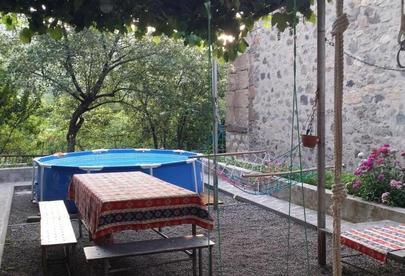 اتاق خانوادگی, Verishen Guest House B&b
