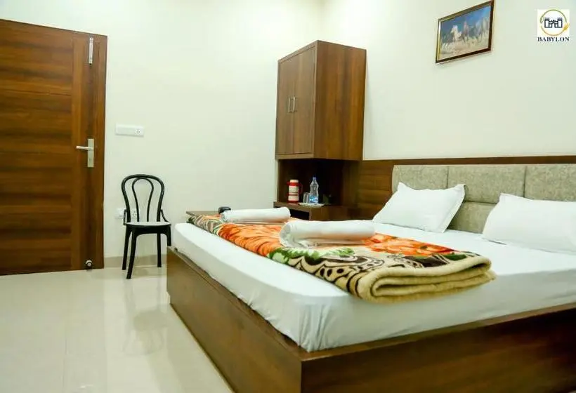デラックスルーム, Babylon Regency, Opp Krishna Janmasthan Temple