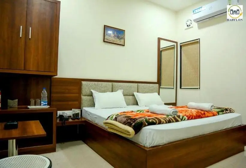 デラックスルーム, Babylon Regency, Opp Krishna Janmasthan Temple