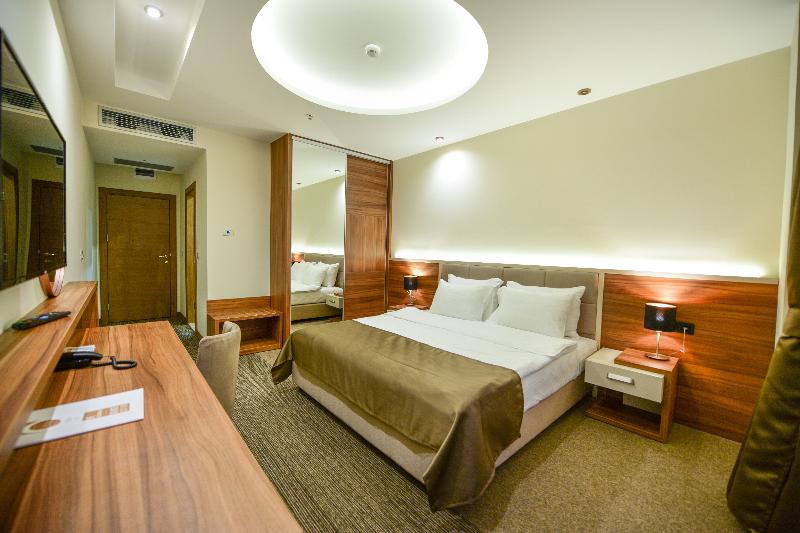 Standard Room, Lazaro