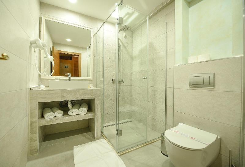 1 Bedroom Apartment, Lazaro