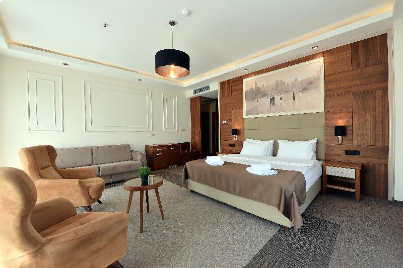 1 Bedroom Apartment, Lazaro