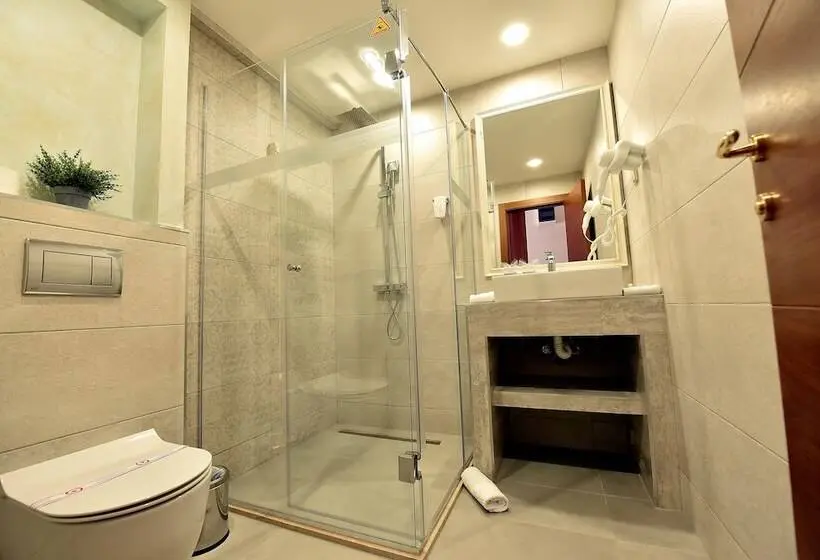 Standard Room, Lazaro