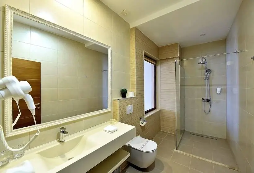 Standard Room, Lazaro